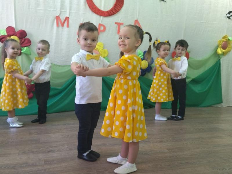 Праздник 8 марта