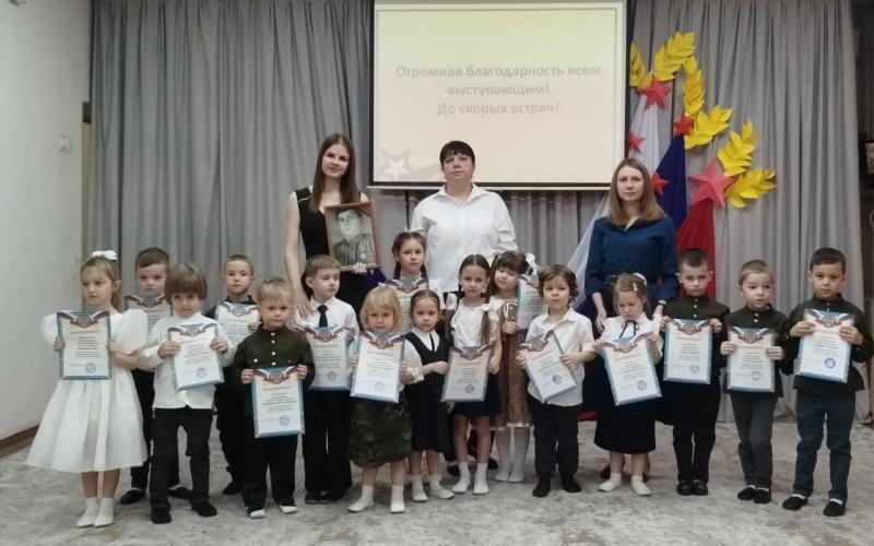 На фото представлены участники фестиваля