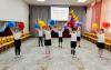 Дети средней группы занимаются с султанчиками